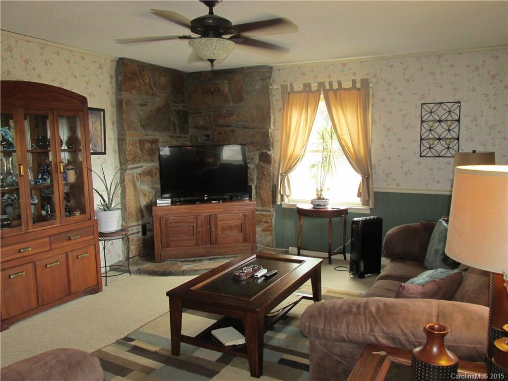 149 Frosted Lane Burnsville NC 28714