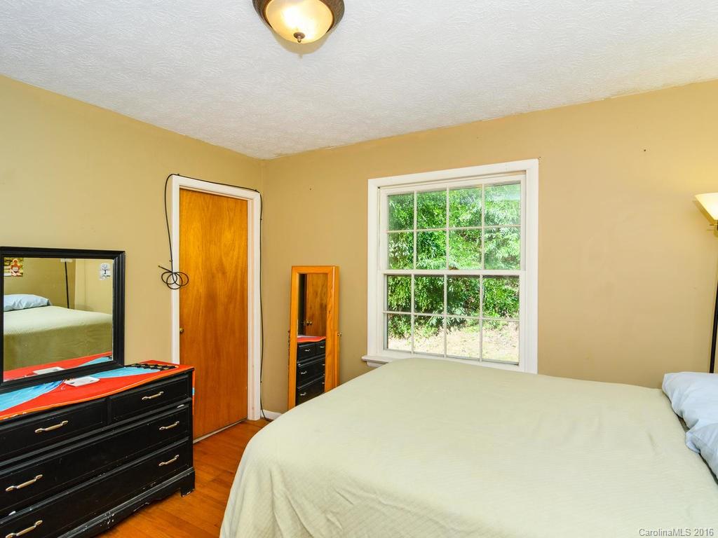 86 Davis Chapel Road Candler NC 28715