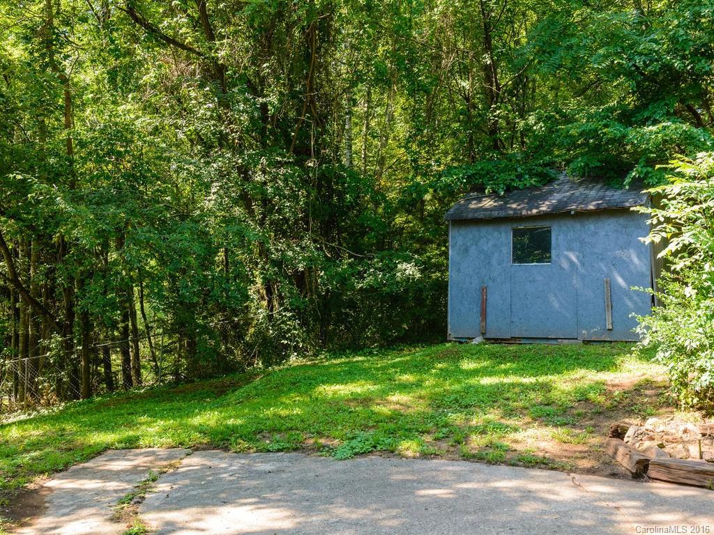 86 Davis Chapel Road Candler NC 28715