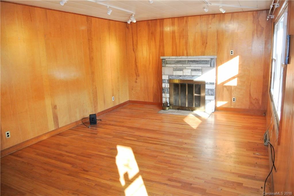 26 Mckinnish Cove Road Asheville NC 28806
