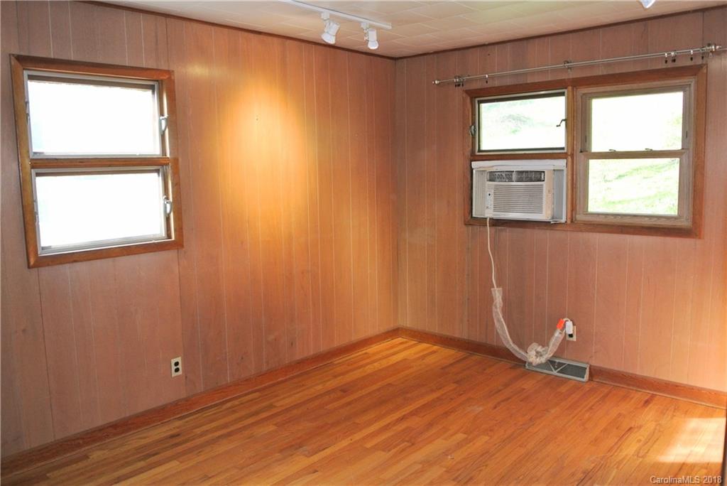 26 Mckinnish Cove Road Asheville NC 28806