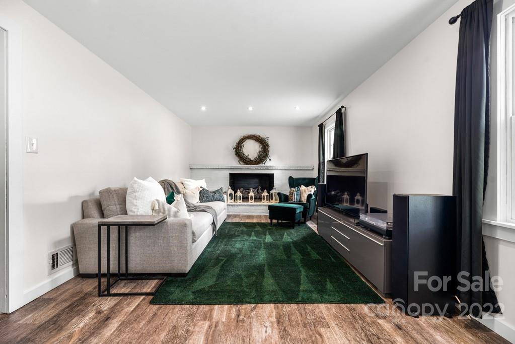 3920 Pemberton Drive Charlotte NC 28210