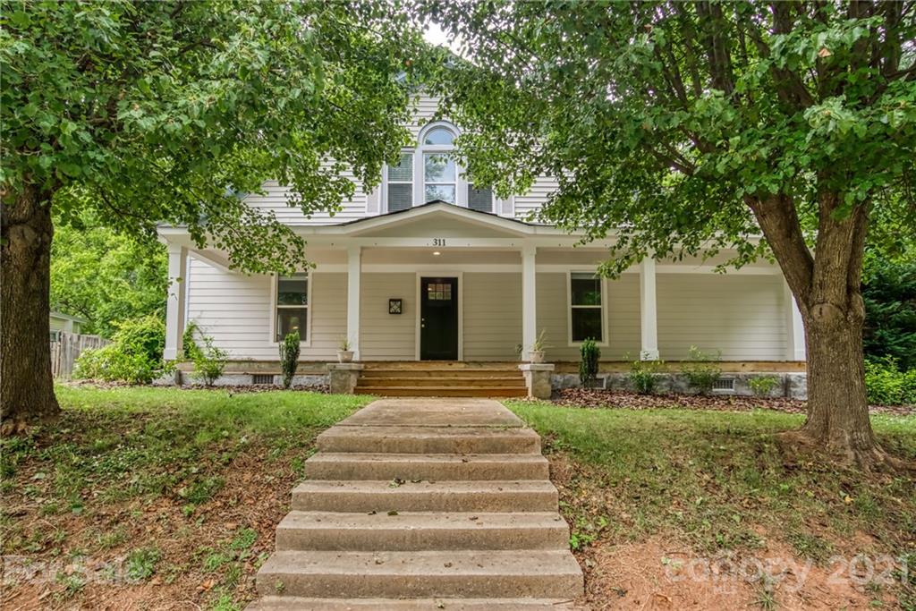 311 S Academy Street Mooresville NC 28115