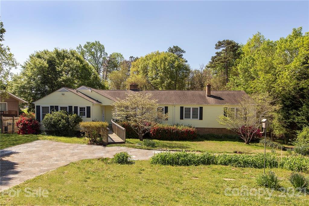 1115 Blueberry Lane Charlotte NC 28226