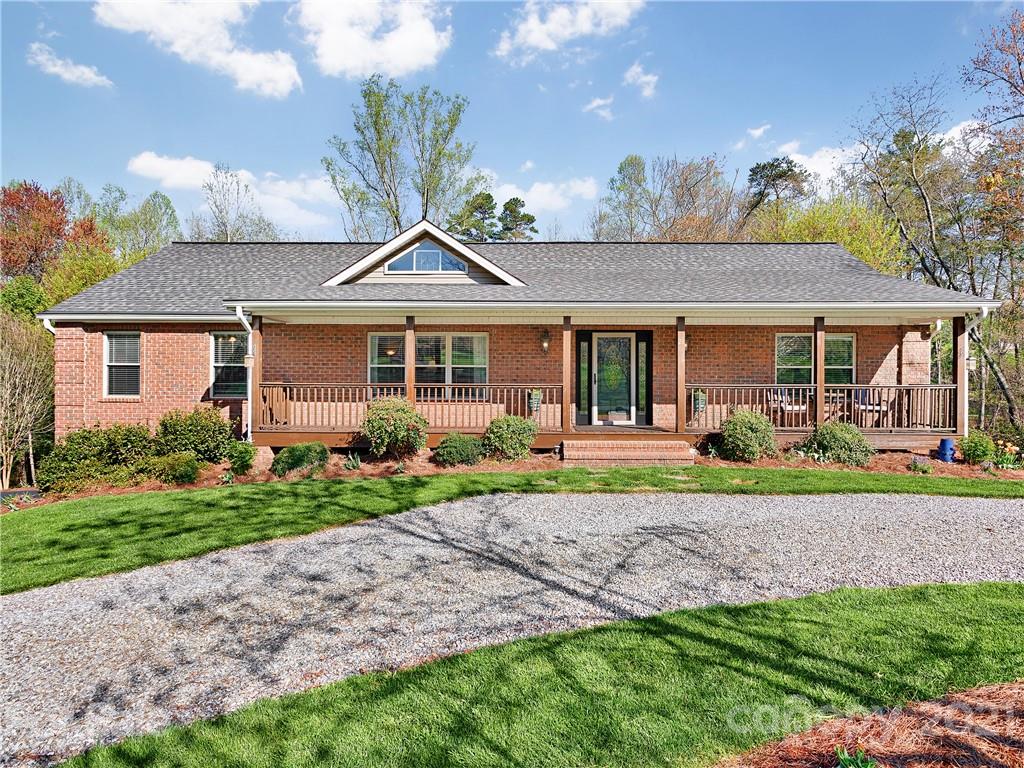 21 Lockes Lane Candler NC 28715