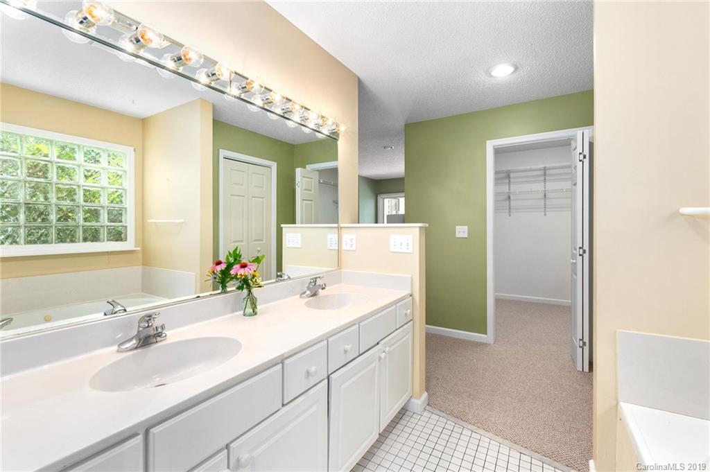 34 Hillcreek Drive Asheville NC 28804