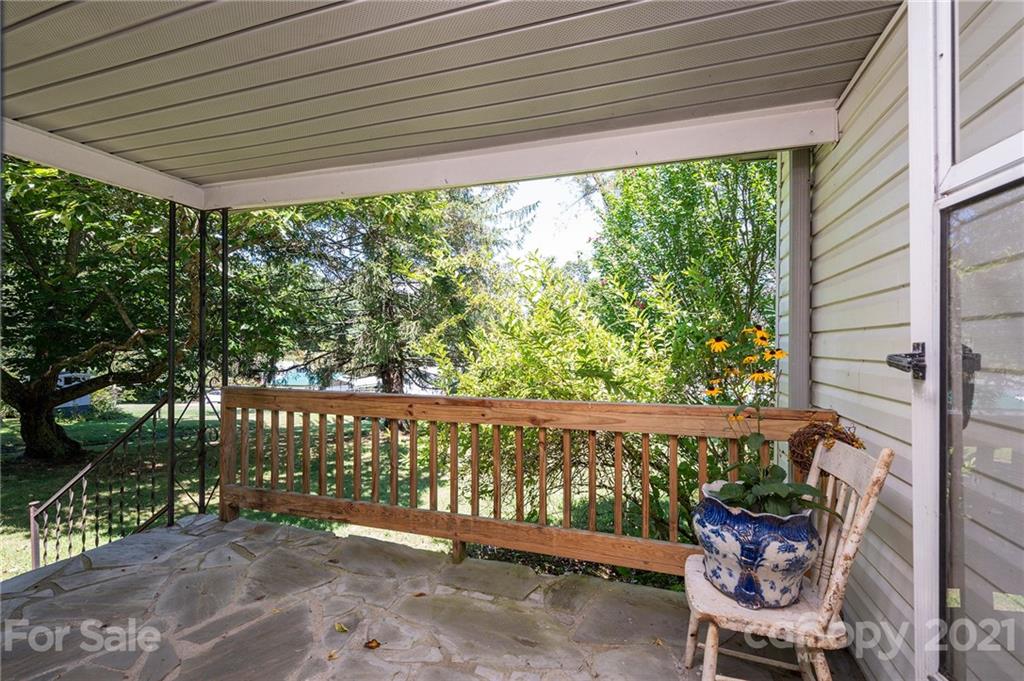 9 Brittmore Place Swannanoa NC 28778