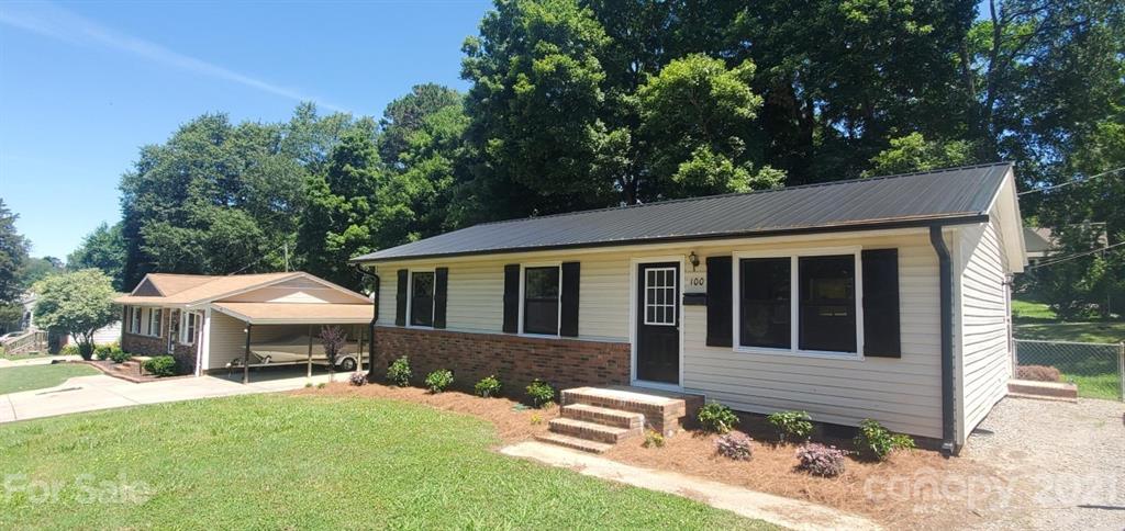 100 W Nims Avenue Mount Holly NC 28120