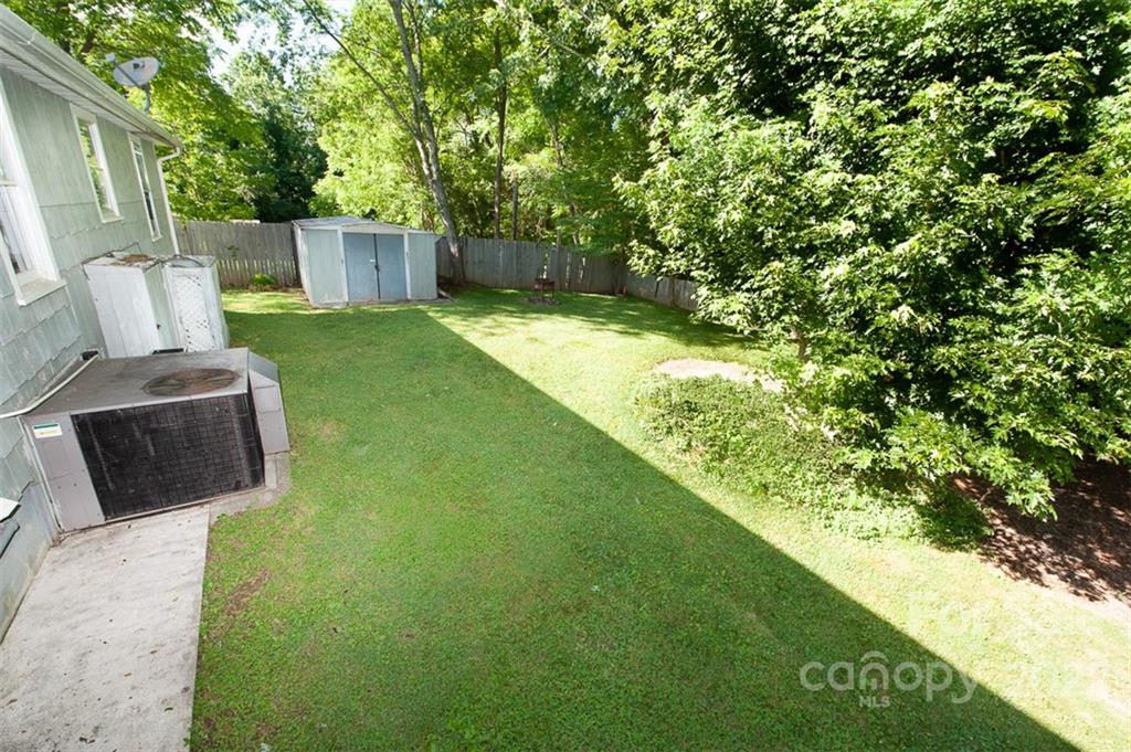 105 Smith Graveyard Road Asheville NC 28806