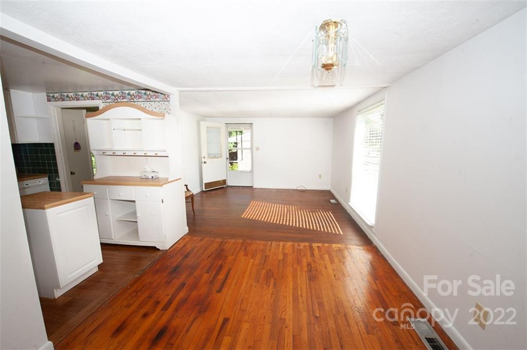 105 Smith Graveyard Road Asheville NC 28806