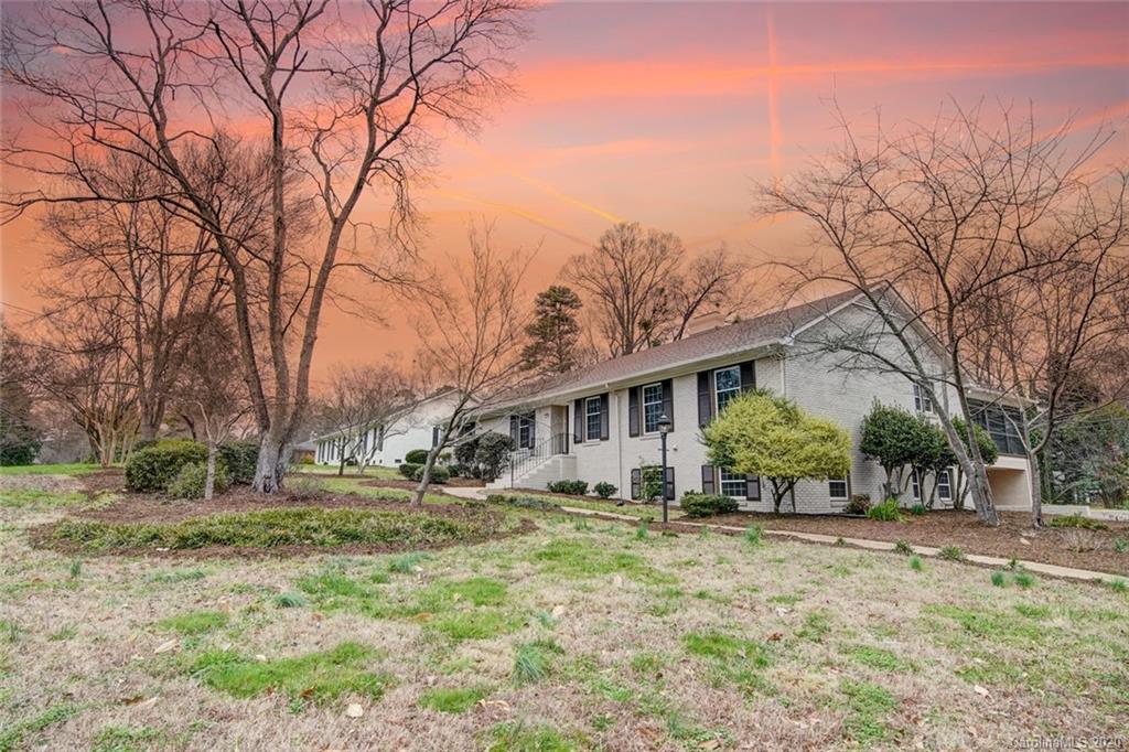 6443 Burlwood Road Charlotte NC 28211