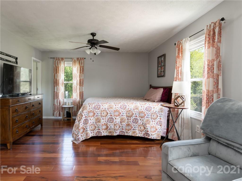 18 Fieldcrest Road Arden NC 28704