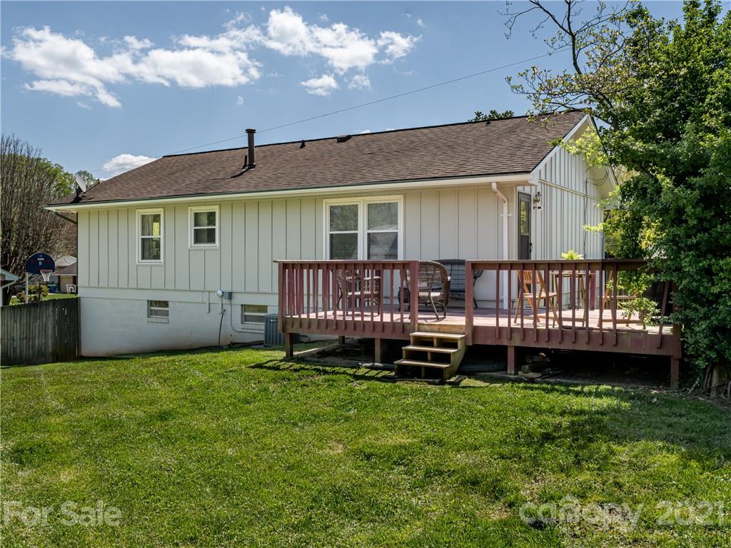 18 Fieldcrest Road Arden NC 28704
