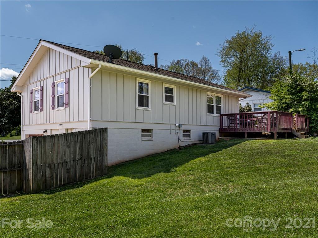 18 Fieldcrest Road Arden NC 28704