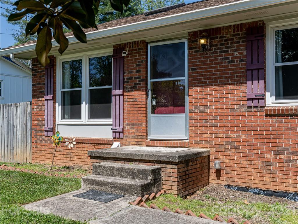 18 Fieldcrest Road Arden NC 28704
