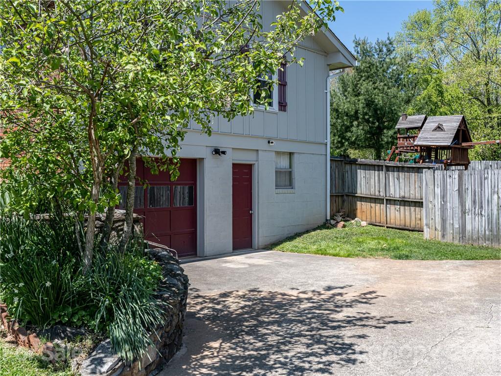 18 Fieldcrest Road Arden NC 28704