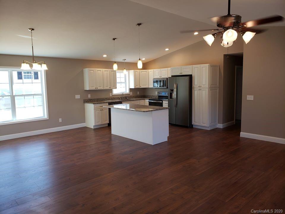 30 Daniel Street Burnsville NC 28714