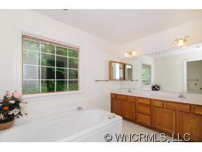 15 Skyview Court Asheville NC 28803