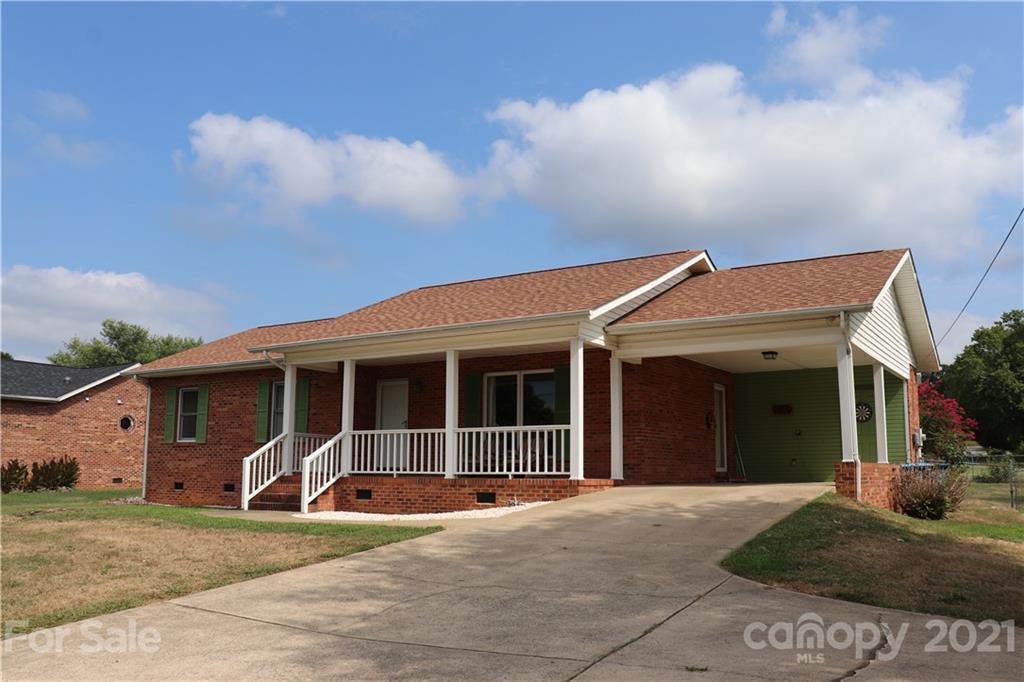 2102 2nd Avenue NW Hickory NC 28601