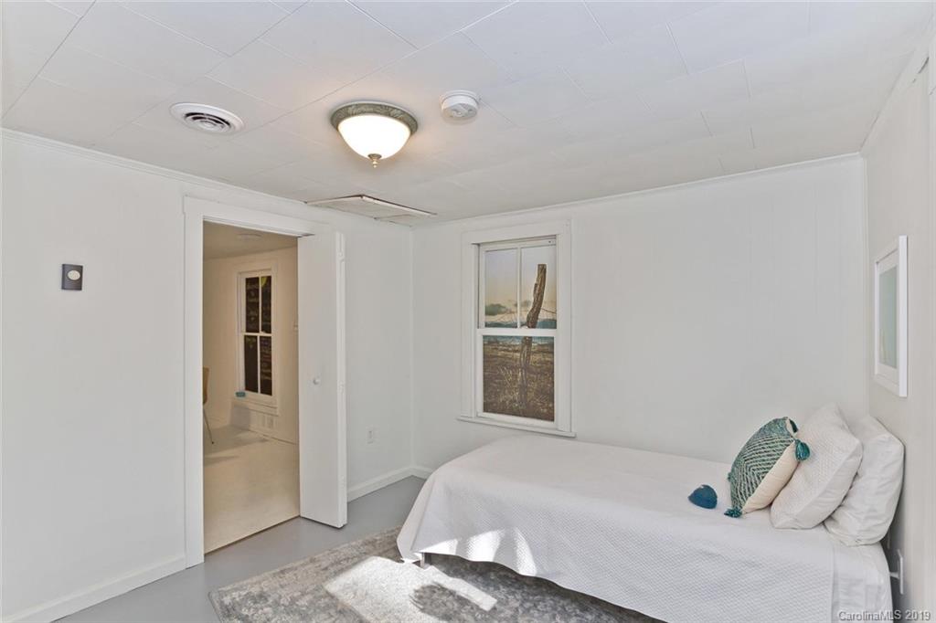 142 Shadowlawn Drive Asheville NC 28806
