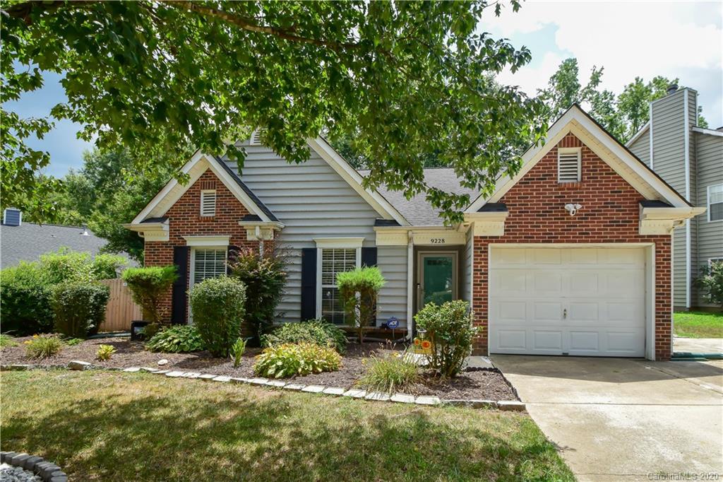 9228 Darbyshire Place Charlotte NC 28216