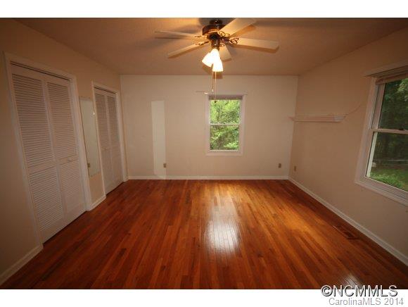 28 Country Lane Candler NC 28715