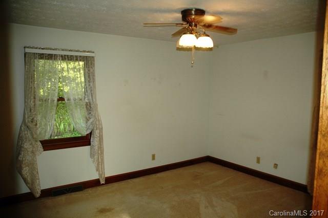 1727 Seven Mile Ridge Road Burnsville NC 28714