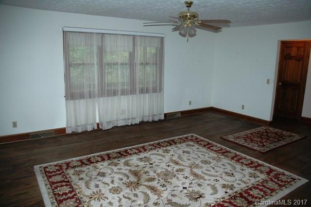 1727 Seven Mile Ridge Road Burnsville NC 28714
