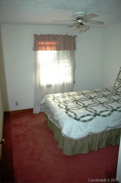 1727 Seven Mile Ridge Road Burnsville NC 28714