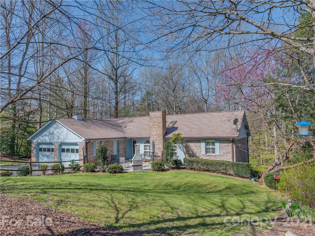 703 Victory Lane Hendersonville NC 28739