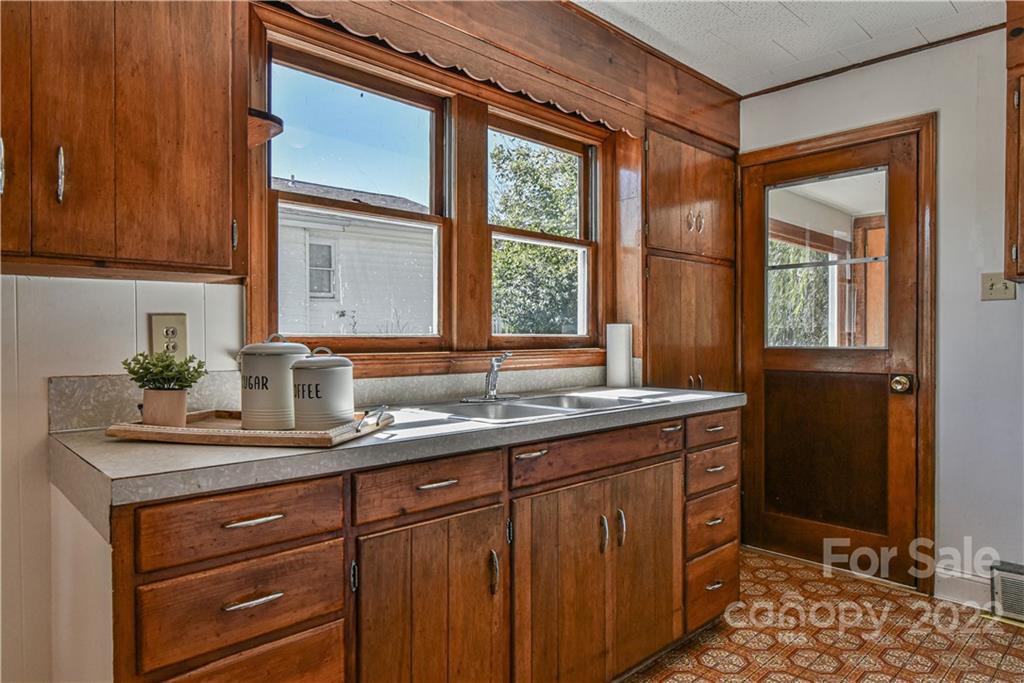 22 Jarrett Street Asheville NC 28806