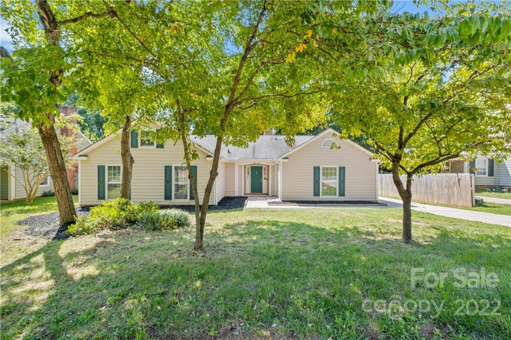 5020 Rivergreen Lane Charlotte NC 28227
