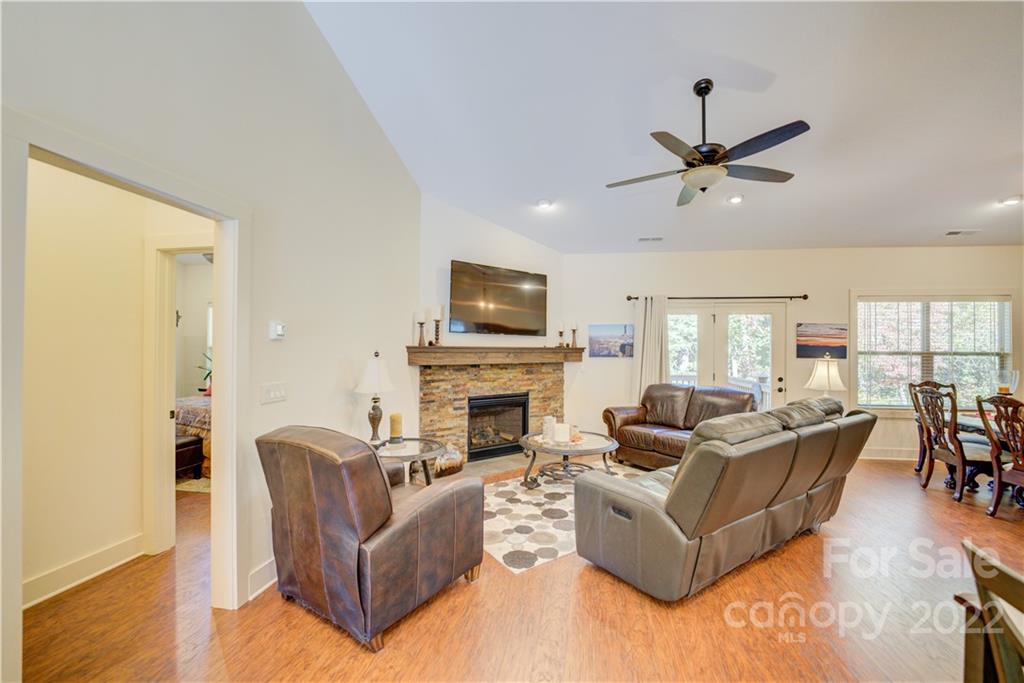 5 Duncannon Street Weaverville NC 28787