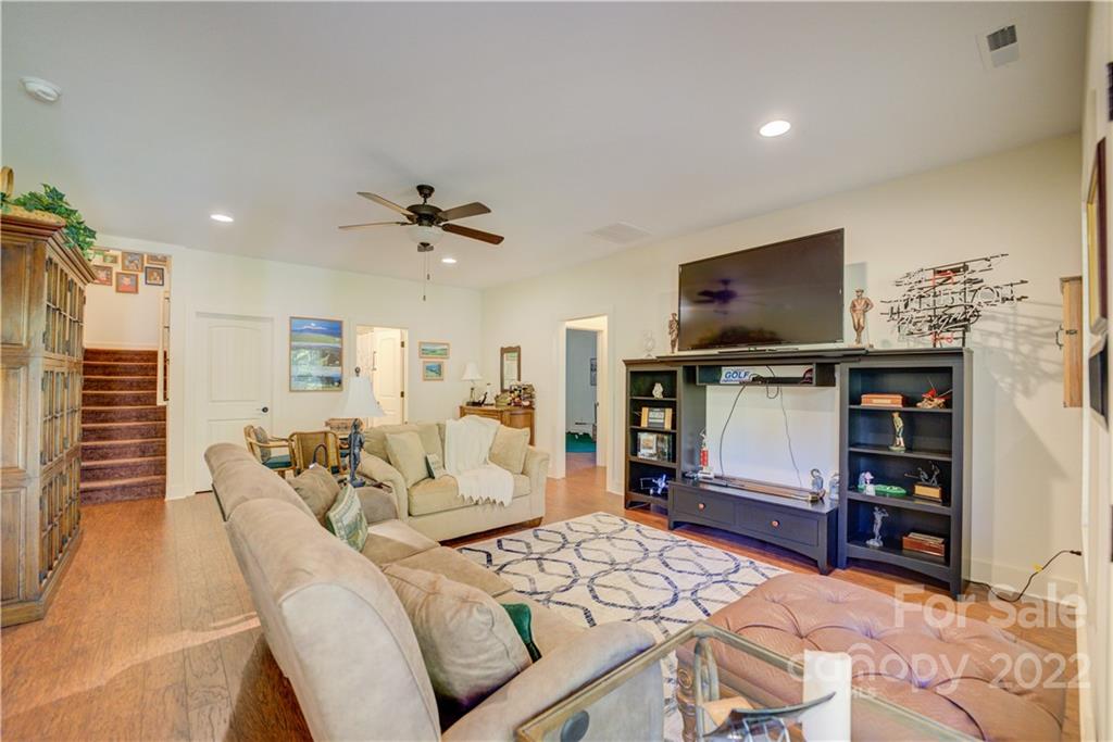 5 Duncannon Street Weaverville NC 28787
