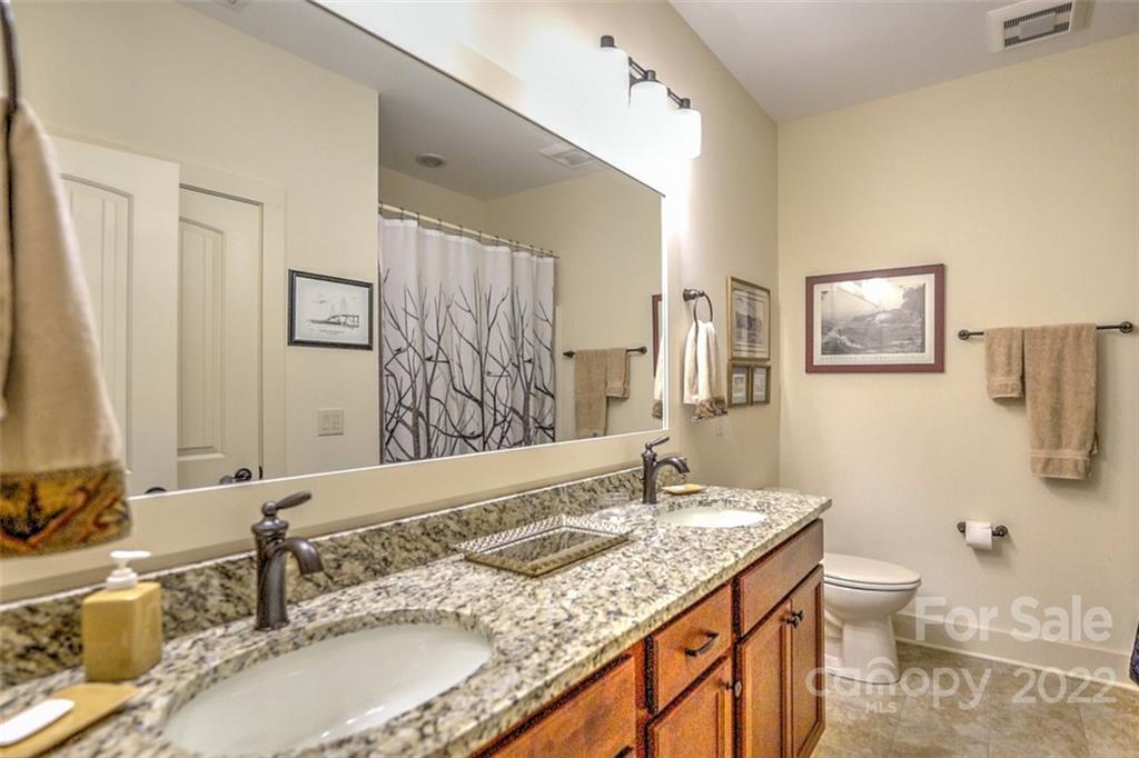 5 Duncannon Street Weaverville NC 28787