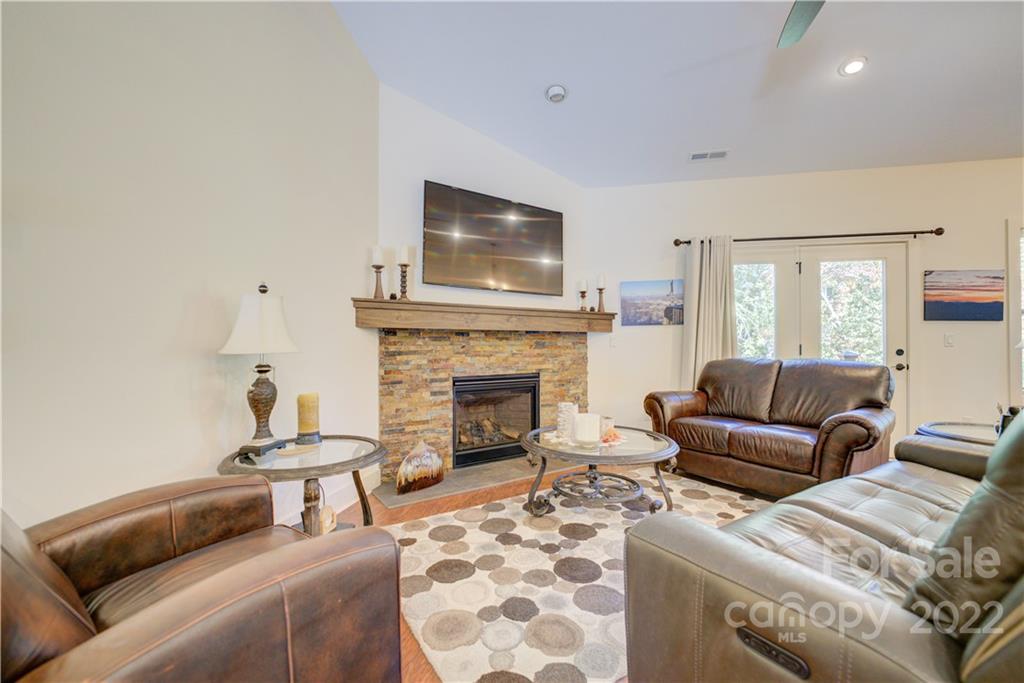 5 Duncannon Street Weaverville NC 28787