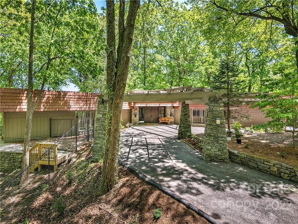 800 Indian Hill Road Hendersonville NC 28791