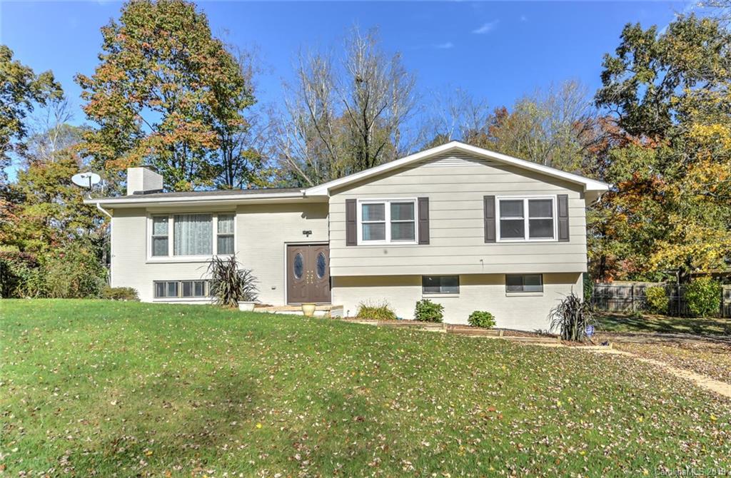 17 Rhododendron Place Asheville NC 28805