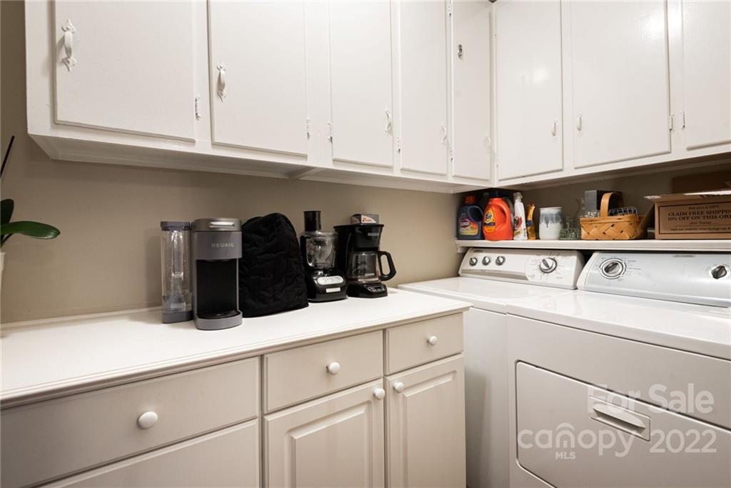 2620 Hampton Avenue Charlotte NC 28207