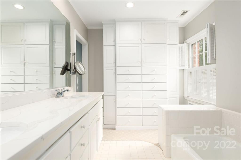 2620 Hampton Avenue Charlotte NC 28207