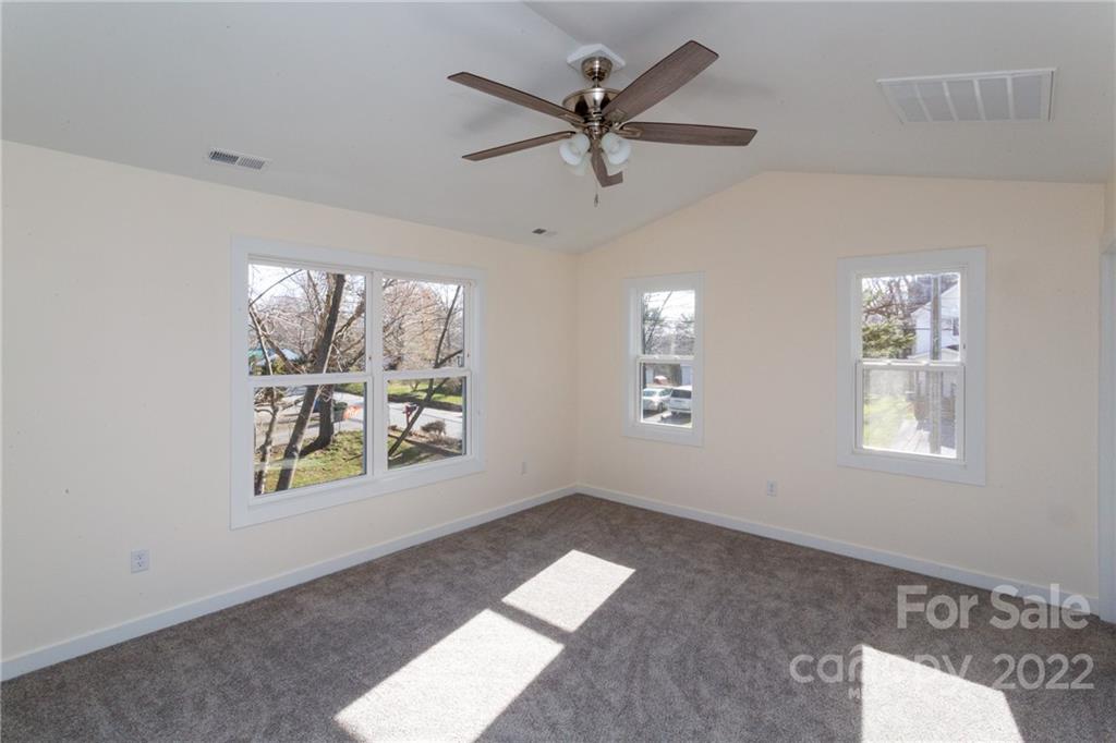 27 Evergreen Avenue Asheville NC 28806