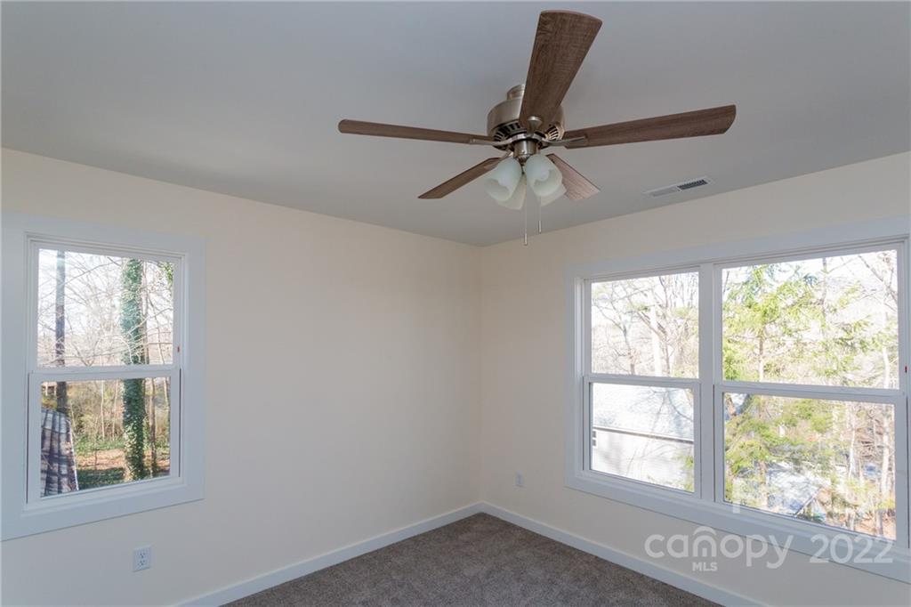 27 Evergreen Avenue Asheville NC 28806