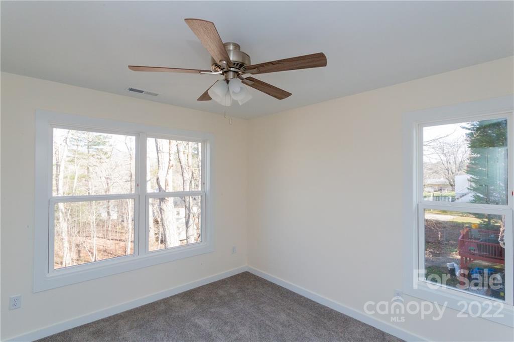27 Evergreen Avenue Asheville NC 28806
