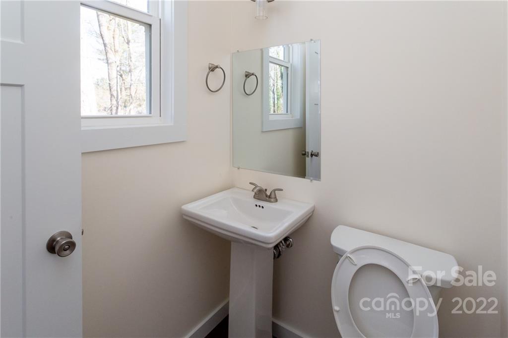 27 Evergreen Avenue Asheville NC 28806