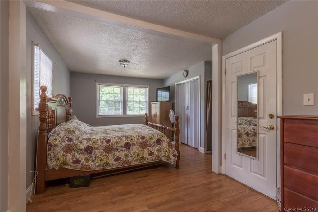 22 Teakwood Place Asheville NC 28806