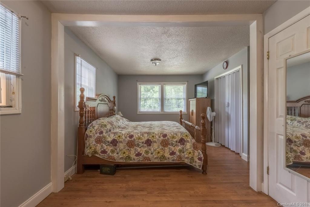 22 Teakwood Place Asheville NC 28806