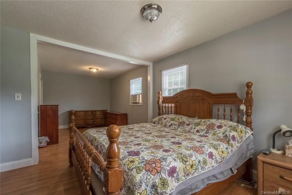 22 Teakwood Place Asheville NC 28806