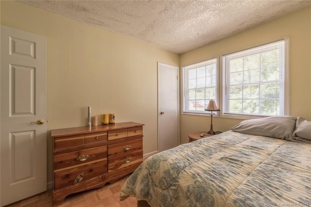 22 Teakwood Place Asheville NC 28806