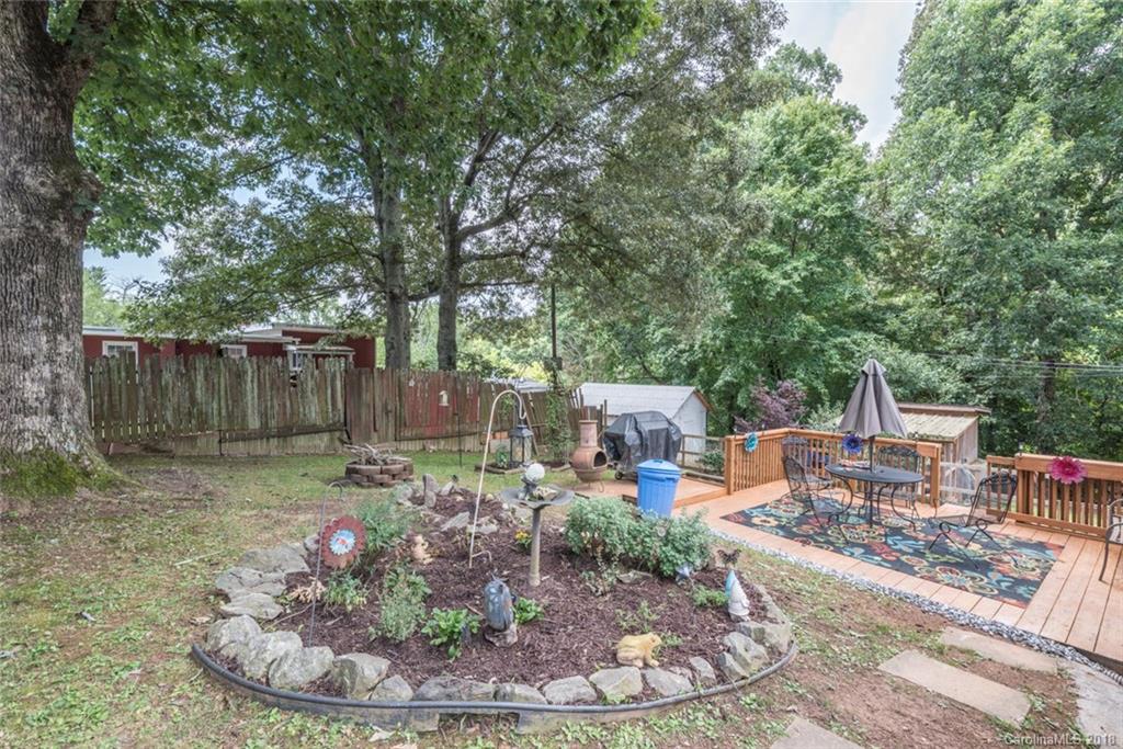 22 Teakwood Place Asheville NC 28806