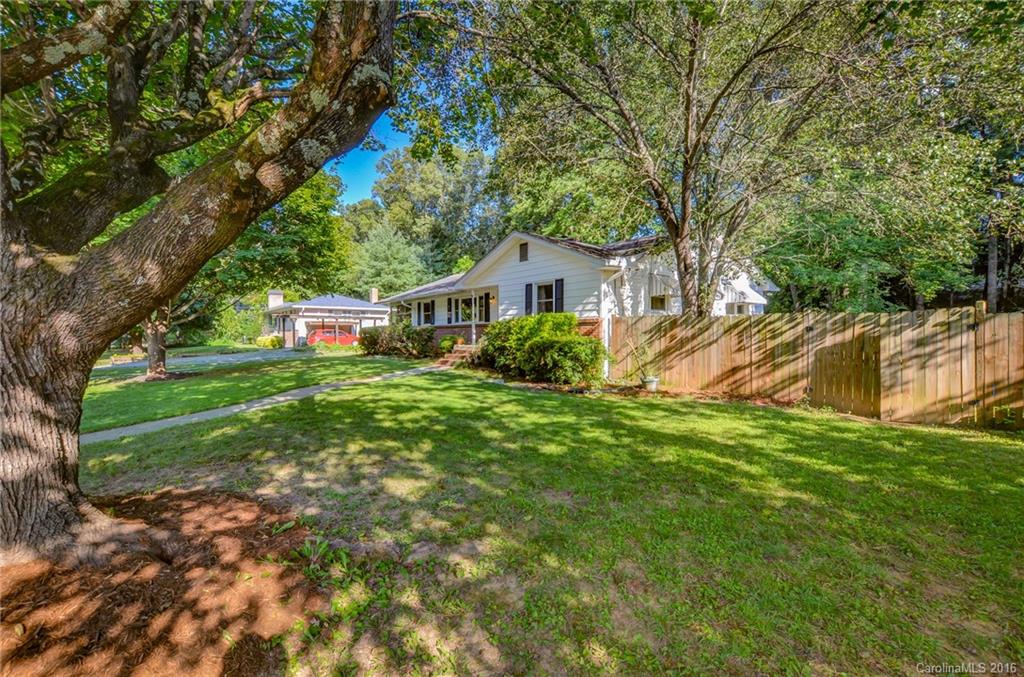 9 Deanwood Circle Asheville NC 28803